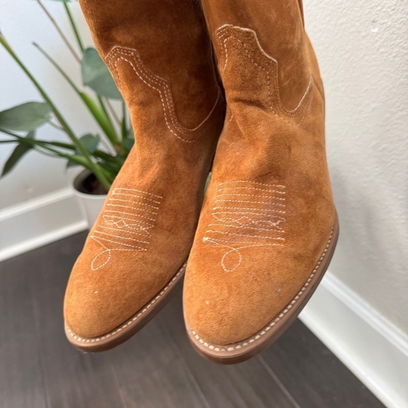 GORGEOUS Cognac Suede Vintage Cowboy Boots Vibram Sole EXCELLENT CONDITION 9.5 - Picture 5 of 8